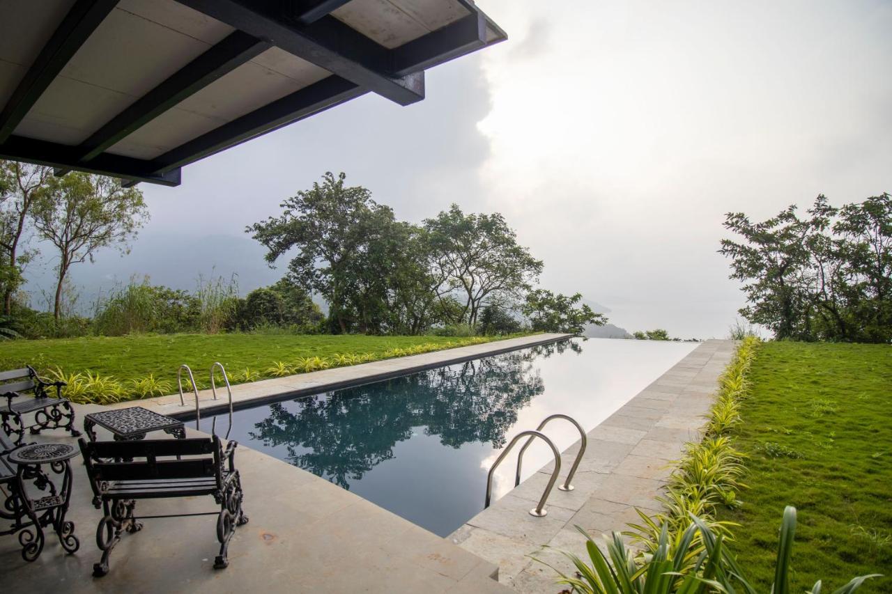 Saffronstays Solasta, Mulshi - Infinity Pool Villa With Mulshi Dam Views Exterior photo